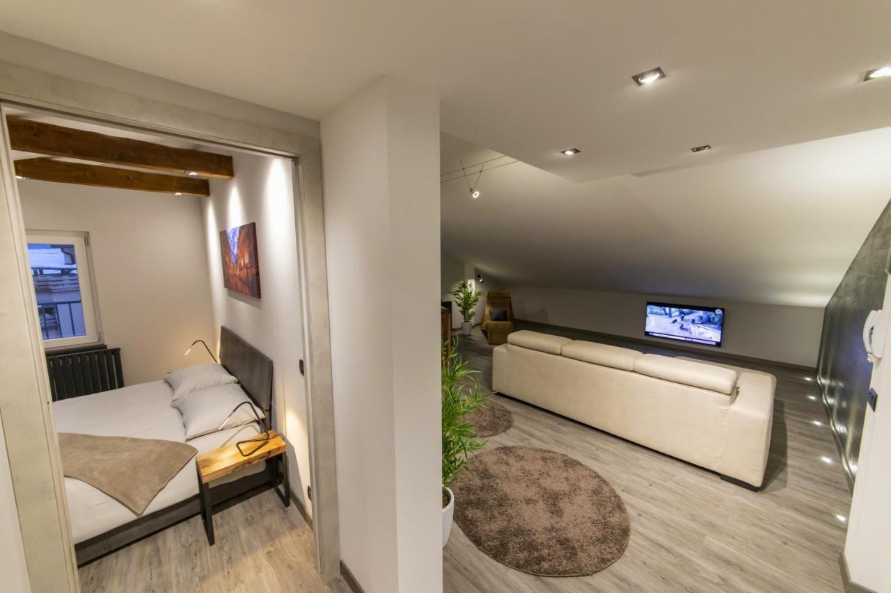 شقة Panoramic Penthouse In The Historical Center دومودوسولا المظهر الخارجي الصورة
